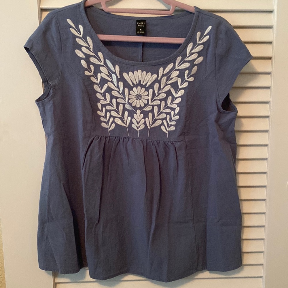 Women’s cap sleeve chambray embroidered shirt